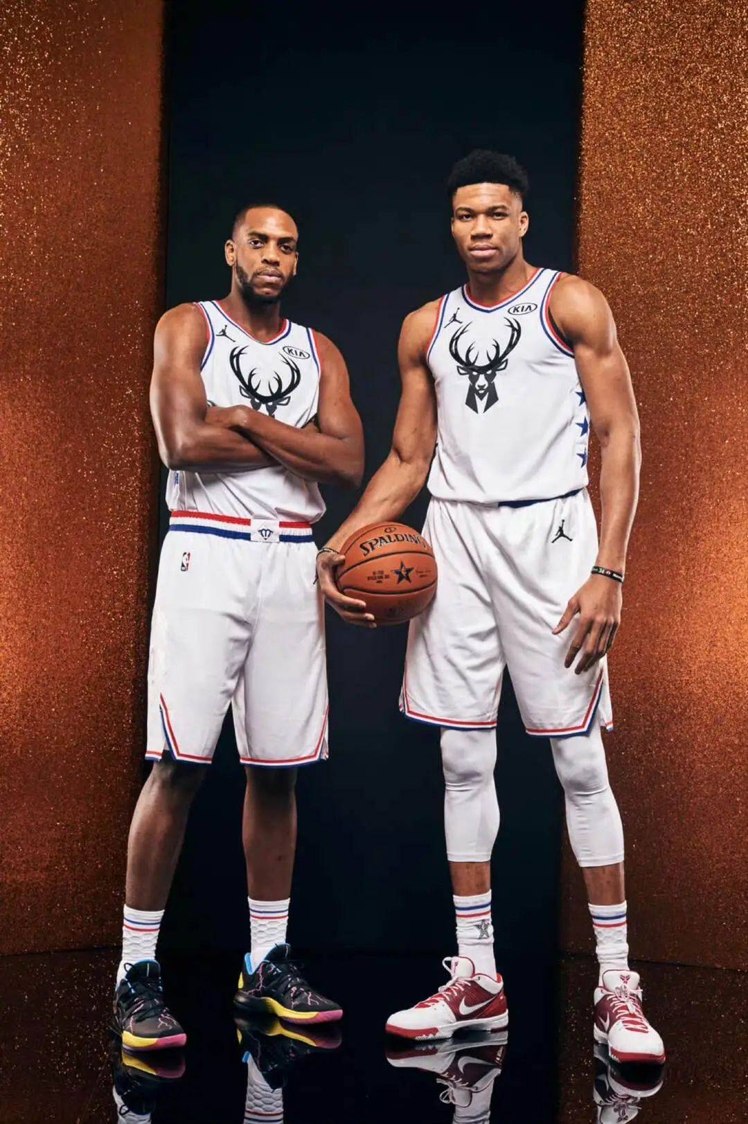 Shams：若雄鹿继续下滑 字母哥与球队间的交易讨论将会升级