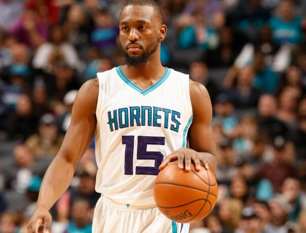 费城费城人强打布莱斯·哈珀在 2019 年签下 13 年 3.3 亿美元的终身合同加盟费城