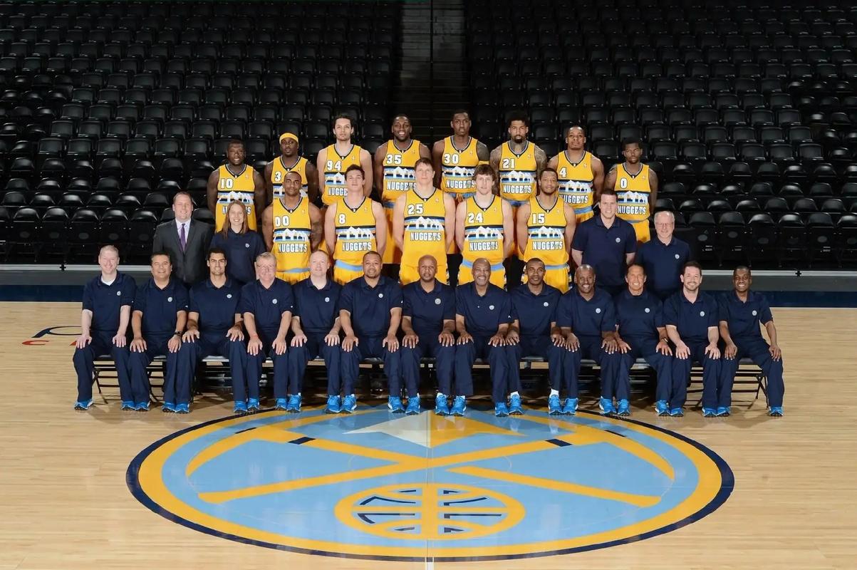 英格兰官方：戈登和波普因伤退出名单，查洛巴和特拉福德入替