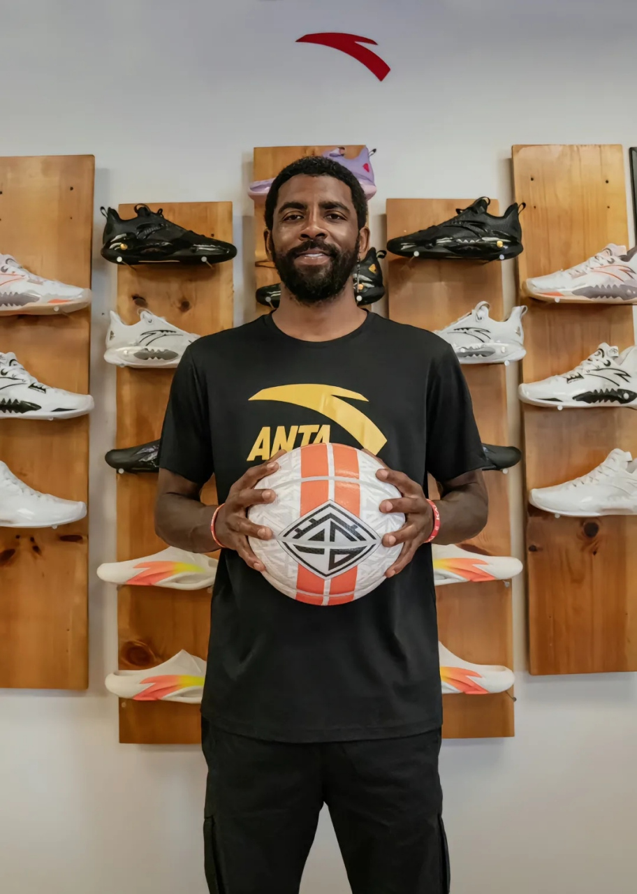 普里查德再现名场面操作！晃倒防守突击篮下打中